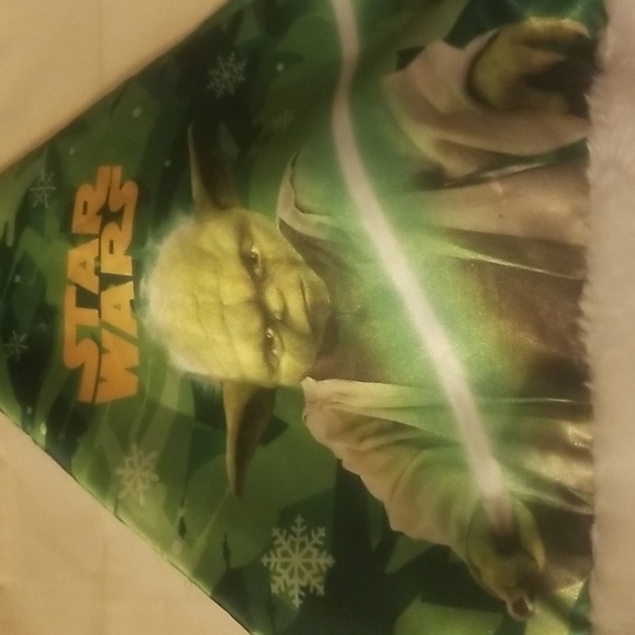 Yoda Christmas Hat - Picture 2 of 4